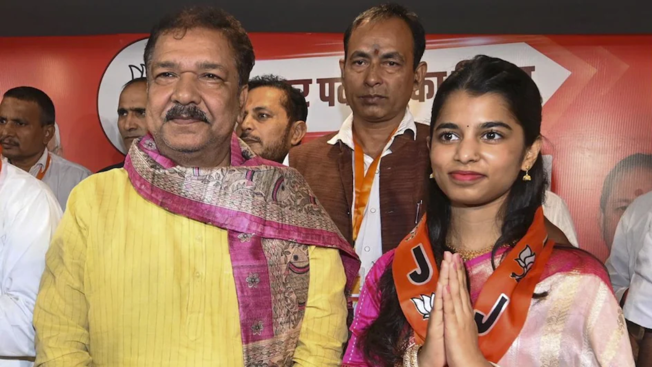 मैथिली ठाकुर को अलीनगर से टिकट