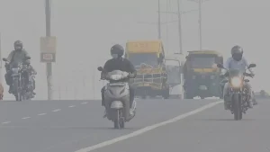 Delhi NCR Pollution: दिल्ली की हवा ज़हर बनी, AQI 380 के पार! सरकार ने दिया बड़ा आदेशDelhi NCR Pollution: दिल्ली की हवा ज़हर बनी, AQI 380 के पार! सरकार ने दिया बड़ा आदेश