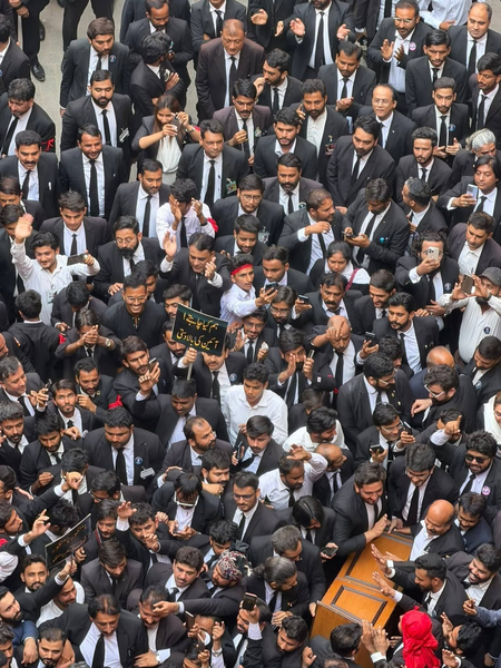 Pakistan news:पाकिस्तान में वकीलों का उग्र प्रदर्शन
