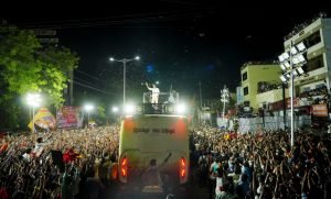 सलेम में Vijay Campaign शुरू करने के लिए विजय और टीवीके नेताओं का दृश्य।