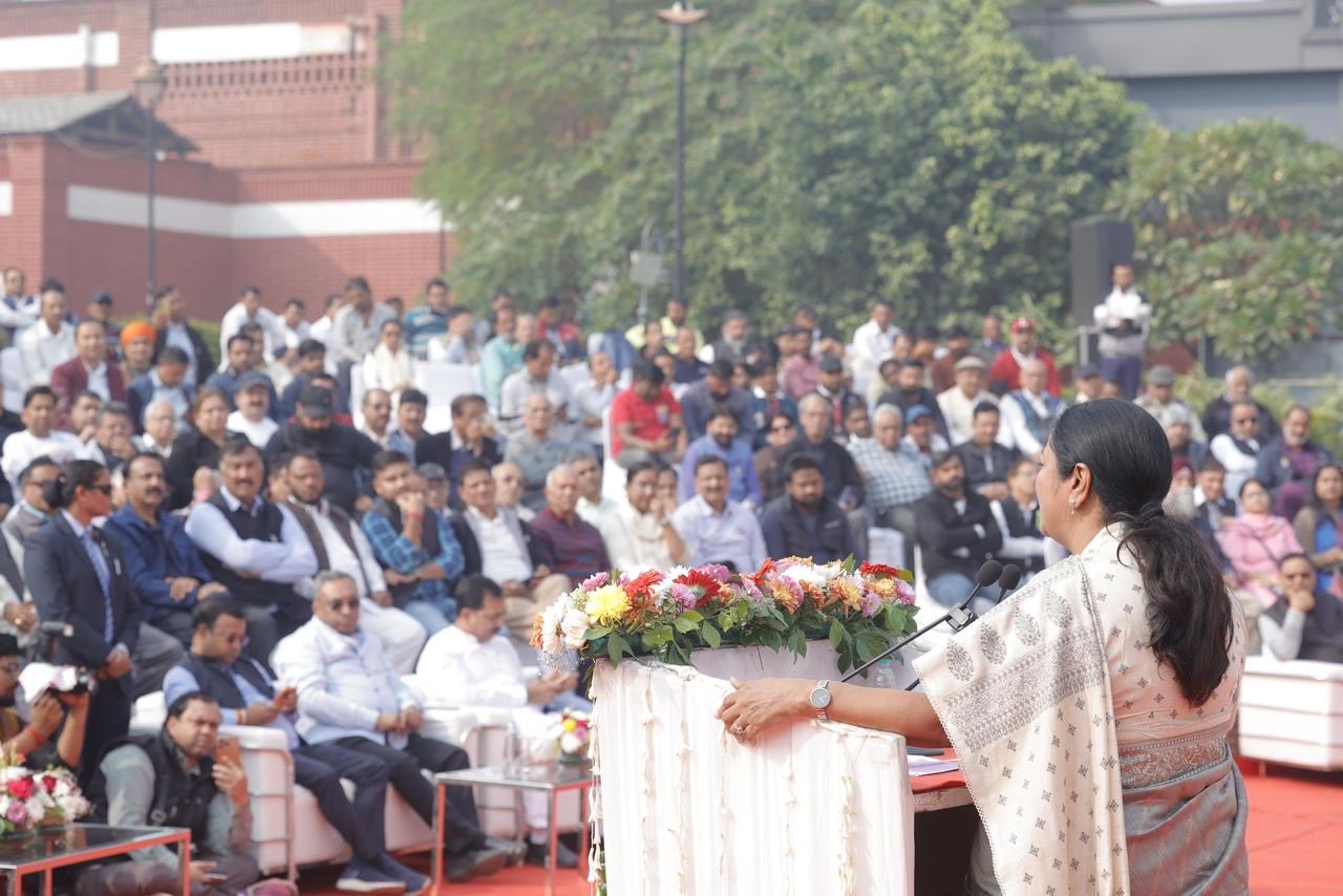 Delhi news:सीएम रेखा गुप्ता का सम्बोधन 