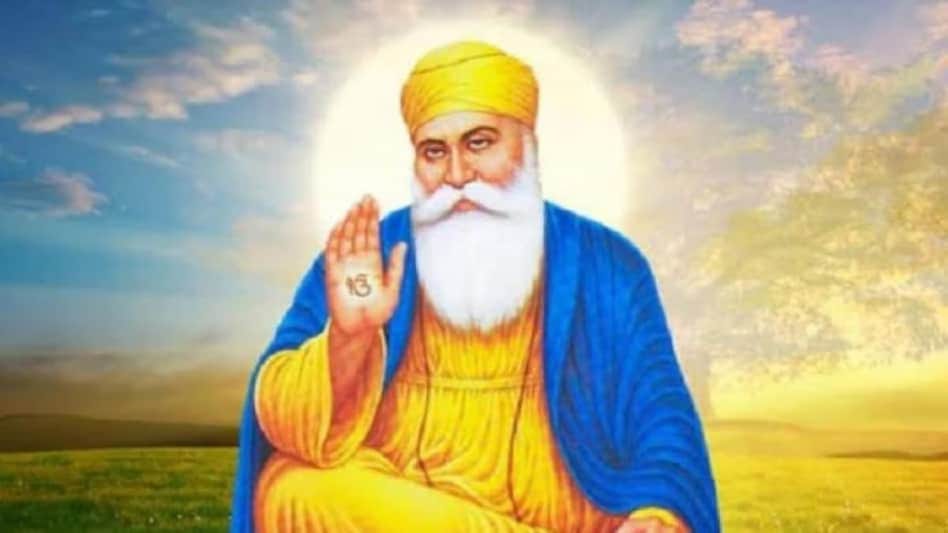 Guru Nanak Jayanti 2025 पर गुरुद्वारे में दीयों और भजन-कीर्तन से सजी सजावट का दृश्य