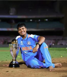 बुंदेलखंड की बेटी क्रांति गौड़ विश्व कप जीत के बाद जश्न मनाती हुई