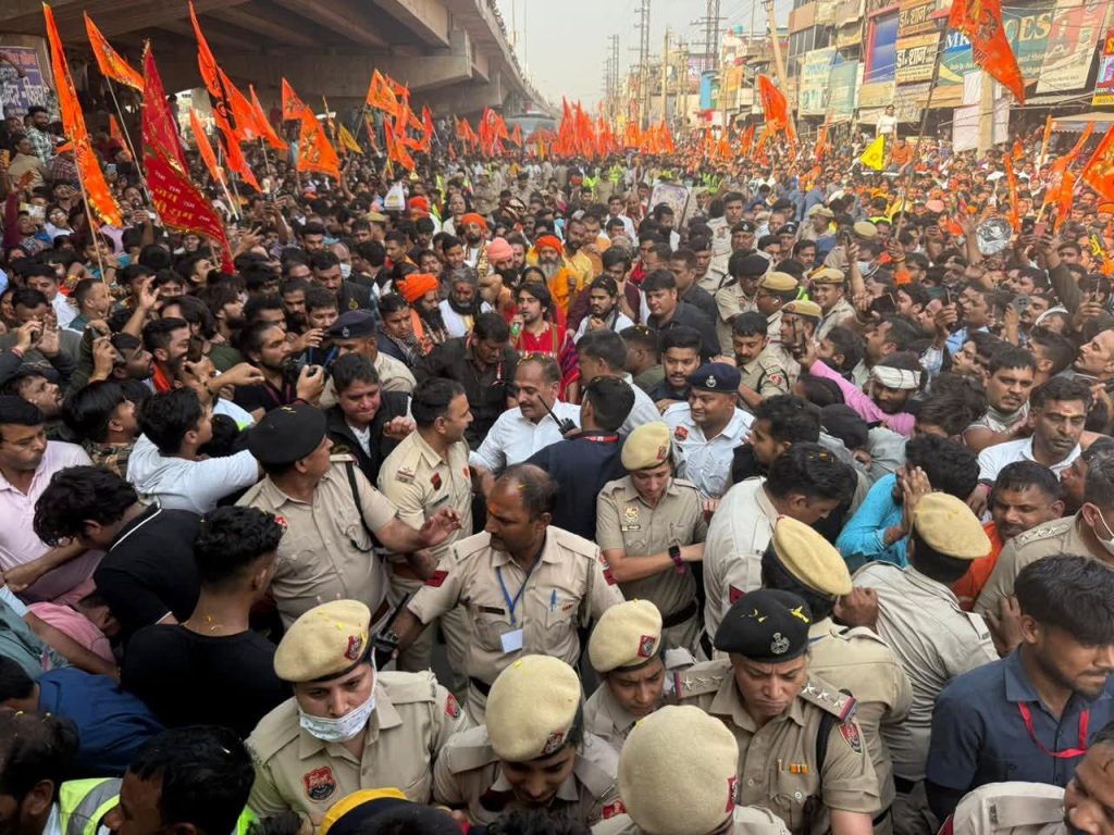 फरीदाबाद में उमड़ा जनसैलाब