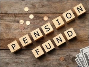 सरकारी कर्मचारी Unified Pension स्कीम में आवेदन करते हुए
