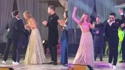 Bollywood News: रणवीर सिंह ने डोनाल्ड ट्रंप जूनियर की गर्लफ्रेंड के साथ स्टेज पर लगाए ठुमके, वीडियो हुआ वायरल