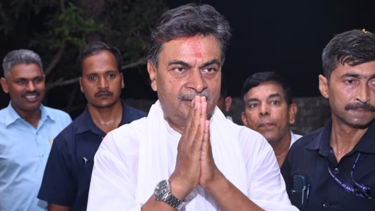 आरके सिंह निलंबित