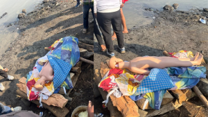 चिता पर शव नहीं, प्लास्टिक का पुतला मिला