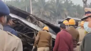 Karnataka accident: चित्रदुर्ग हाईवे पर जलती बस, चीख-पुकार