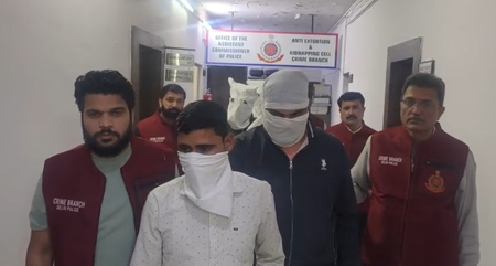 Crime news: दिल्ली आईजीआई एयरपोर्ट से पांच आरोपी गिरफ्तार