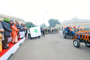 CM Yogi Adityanath: किसान सम्मान दिवस पर किसानों को मिला सम्मान