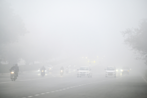 Delhi NCR Pollution: दिल्ली-एनसीआर: हवा गंभीर स्तर पर