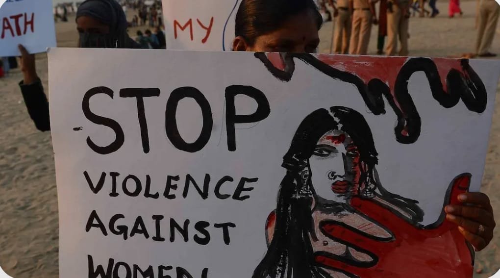 women crime से जुड़े बढ़ते अपराधों के आंकड़े दर्शाती रिपोर्ट