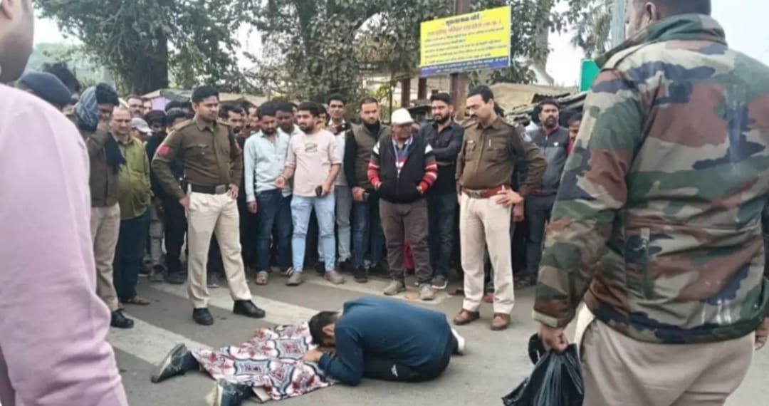 बस स्टैंड पर दर्दनाक हादसा