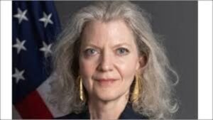 एलिसन हुकर का भारत दौरा और द्विपक्षीय बैठक में भाग लेते हुए