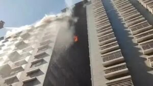 Surat Fire: सूरत के टेक्सटाइल मार्केट में आग की घटना