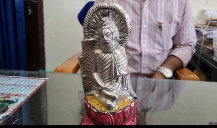 तीन दशक पुरानी चोरी का राज खुला