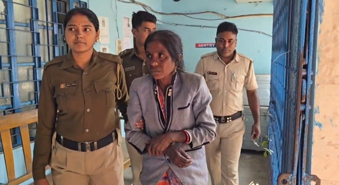 मुख्यमंत्री ममता बनर्जी की जनसभा से चोरी