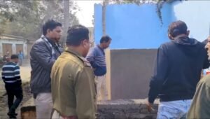 प्रतिमा को लेकर राजनीतिक खींचतान