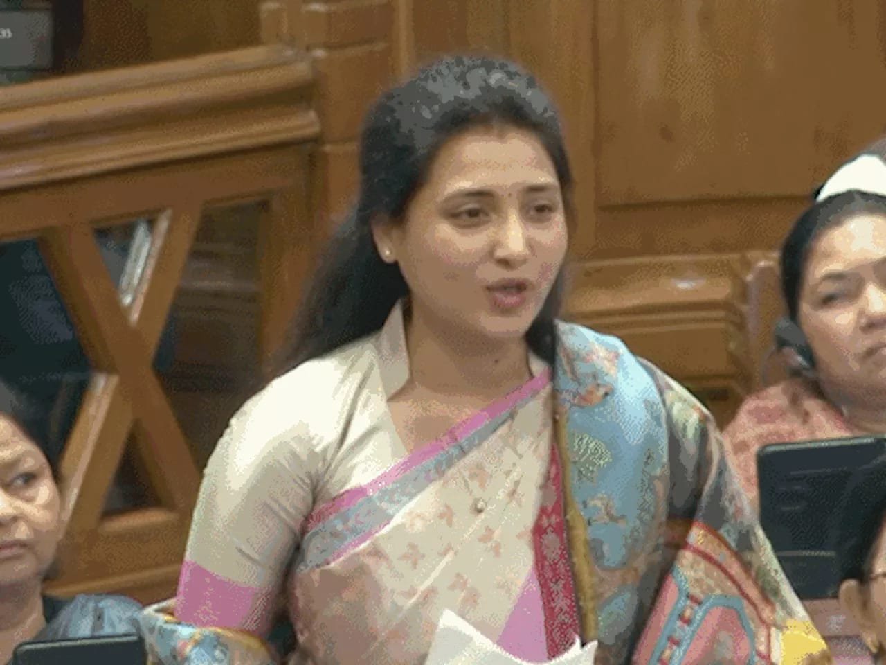 रागिनी सोनकर ने ऊर्जा मंत्री पर कसा तंज