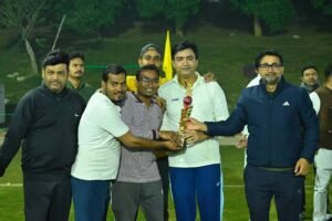 MLA 11 और Media 11 के बीच लखनऊ LDA ग्राउंड में क्रिकेट मैच