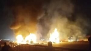 चित्रदुर्ग हाईवे पर जलती बस, चीख-पुकार