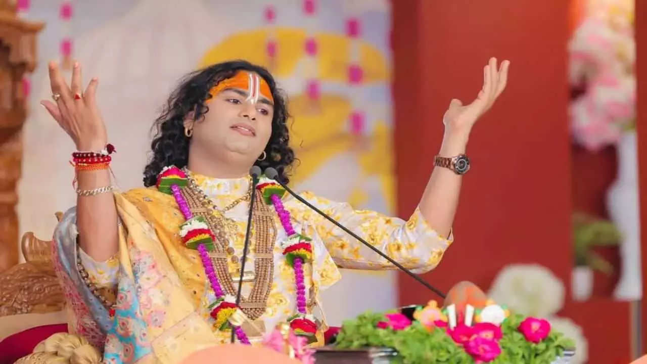 विवादित टिप्पणी मामले में अनिरुद्धाचार्य पर कोर्ट का परिवाद, 1 जनवरी को होंगे बयान