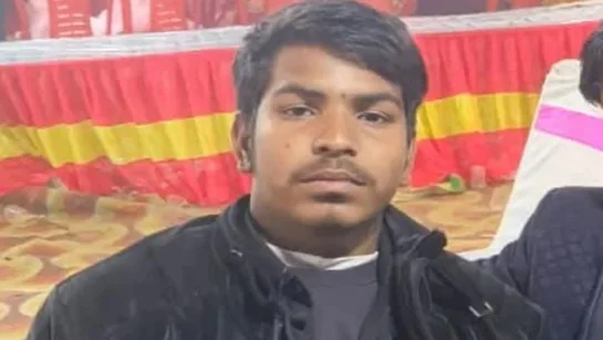 गोरखपुर का कॉलेज खून में लथपथ: 11वीं छात्र पर दिनदहाड़े चली गोलियां, गांव और सड़क में हड़कंप!