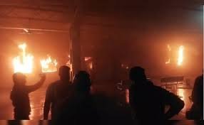 एक्सप्रेस ट्रेन में लगी आग