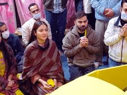 Virat-Anushka Vrindavan Visit: वृंदावन में विराट-अनुष्का की भक्ति यात्रा