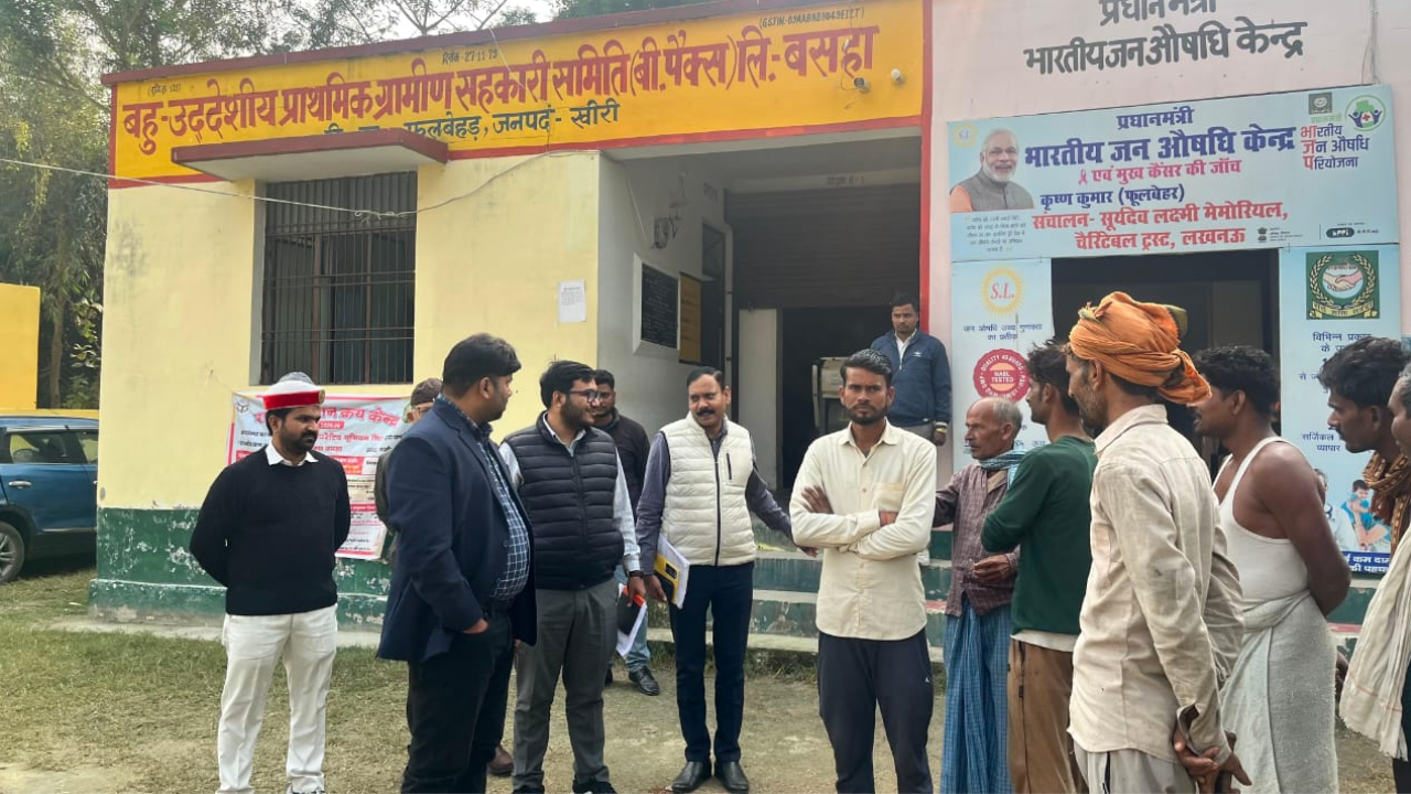 लापरवाही पर 4 केंद्र प्रभारी किए निलंबित