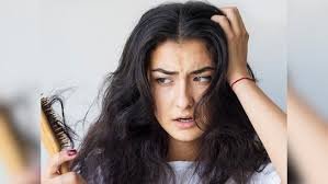 Hair Fall Reasons: कैसे जानें बाल झड़ना नॉर्मल है या समस्या?