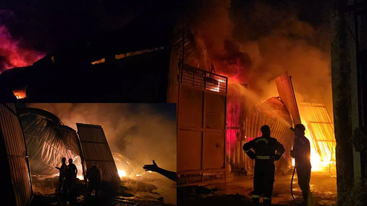 हापुड़ में तबाही का मंजर: मेंथा ऑयल फैक्ट्री बनी आग का गोला, धमाकों से दहला इलाका