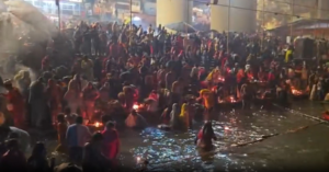 Mauni amavasya: पवित्र नदियों में स्नान और मंत्रों का जाप