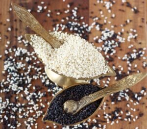 Sesame Seeds Benefits: तिल के स्वास्थ्य और धार्मिक लाभ