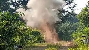 जंगल में IED धमाका