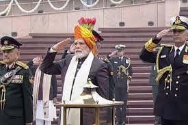 पीएम मोदी ने शहीदों को श्रद्धांजलि दी