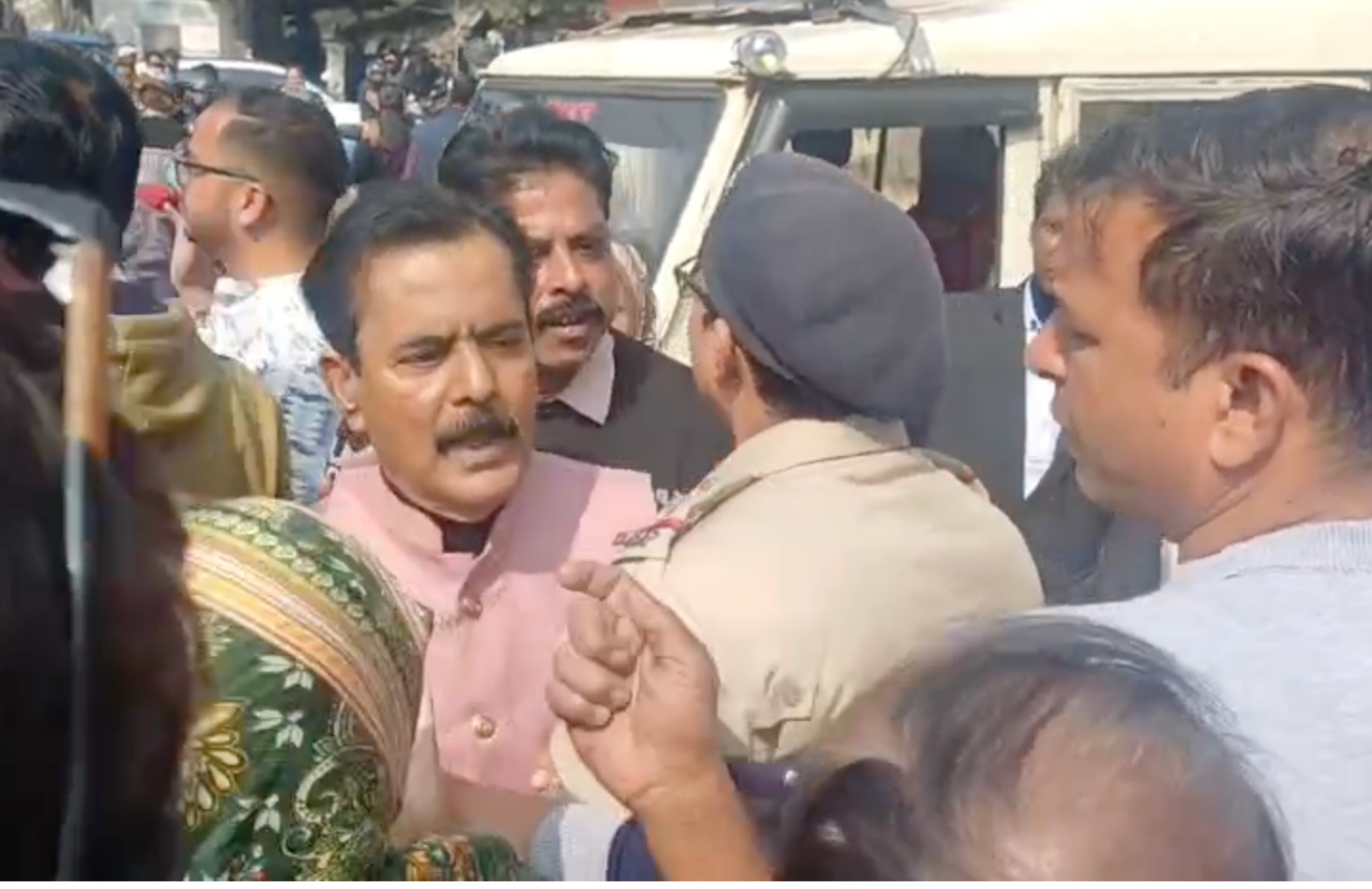 मतदाता सूची विवाद पर आसनसोल में बवाल