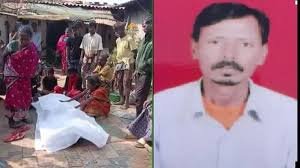 सड़क किनारे खुले नाले में गिरा युवक