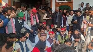 संभल में सियासत का तूफ़ान