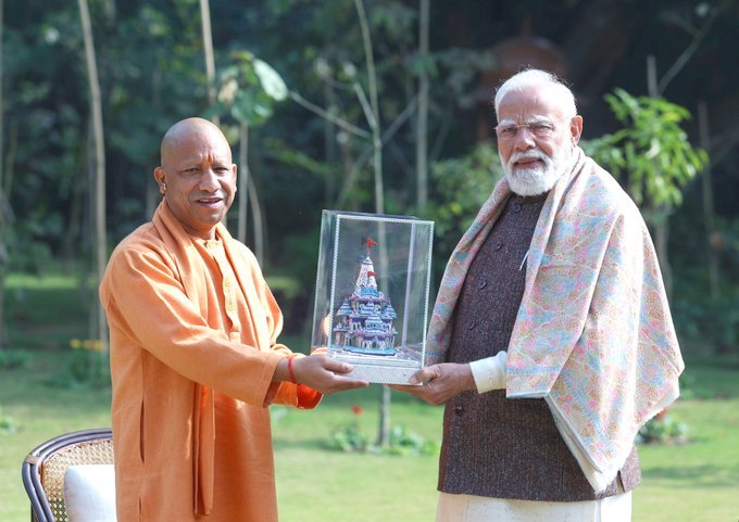 दिल्ली में योगी की सियासी गूंज: पीएम मोदी संग यूपी की अगली चाल पर मंथन