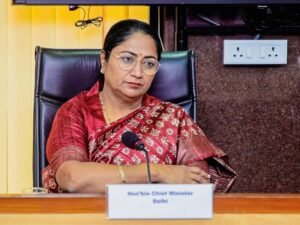 Delhi RBI समझौते पर हस्ताक्षर करती मुख्यमंत्री