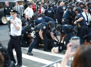 ICE विरोध कैलिफोर्निया