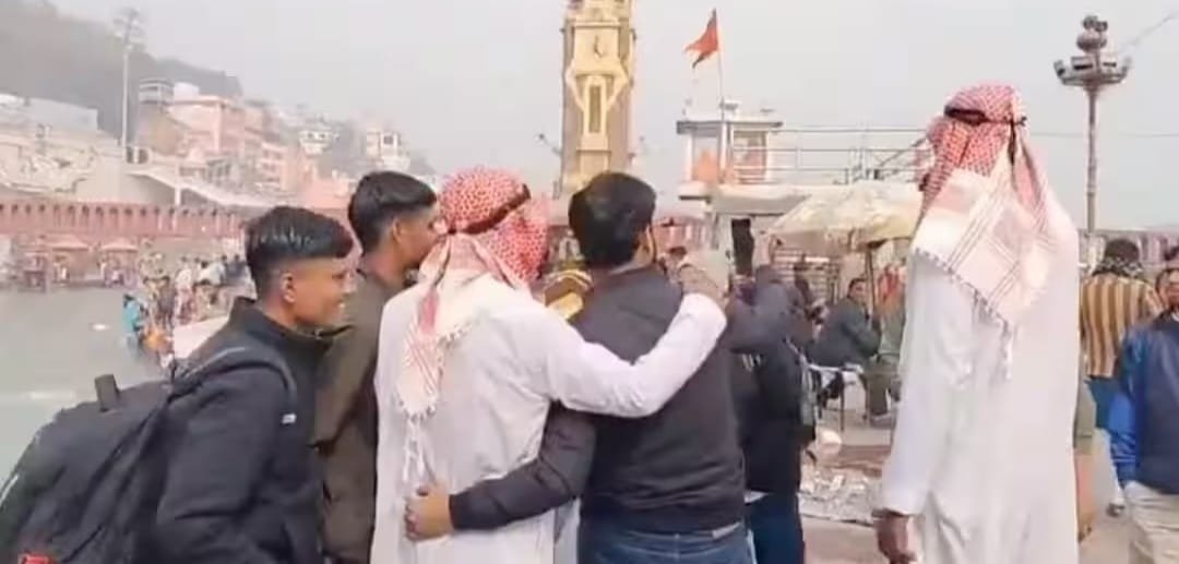 हर की पैड़ी की मर्यादा भंग करने की कोशिश, नकली शेख बनकर वीडियो बनाना पड़ा महंगा