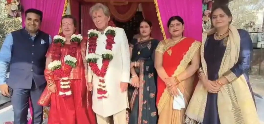 विदेशी दिलों को भा गई भारतीय परंपरा, आगरा में रचाई शादी