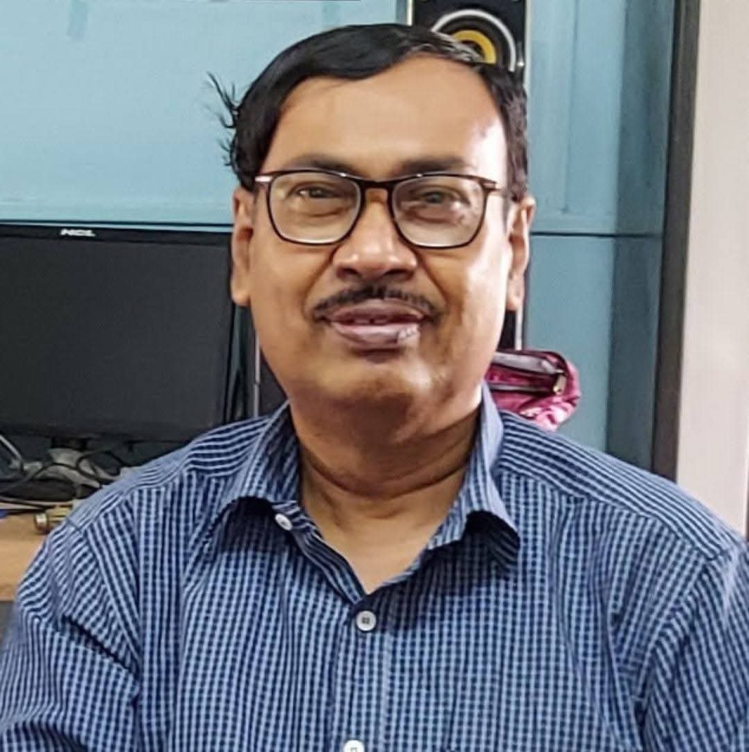 दिनहाटा कॉलेज में प्रोफेसर अमिताभ दत्त का निधन