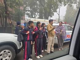 ई-मेल से मिली धमकी, स्कूलों में मचा हड़कंप