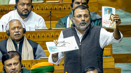 भाजपा का पलटवार, 40 किताबों की सूची जारी