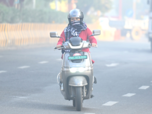 तेज हवाओं ने एनसीआर को दिलाई राहत