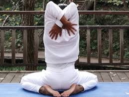 आसान योग से पाएं दर्द और तनाव से राहत